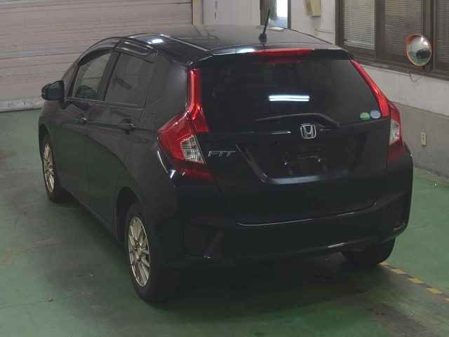 2016 Honda Fit 4WD 13Gパッケージ auction photo 2