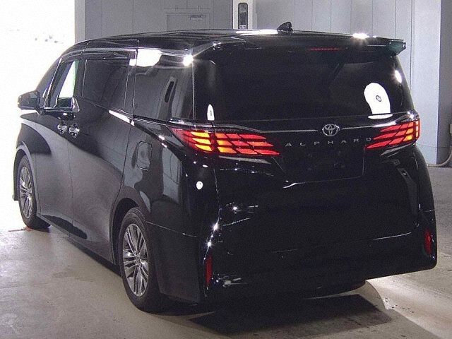 2023 Toyota Alphard Z auction photo 2