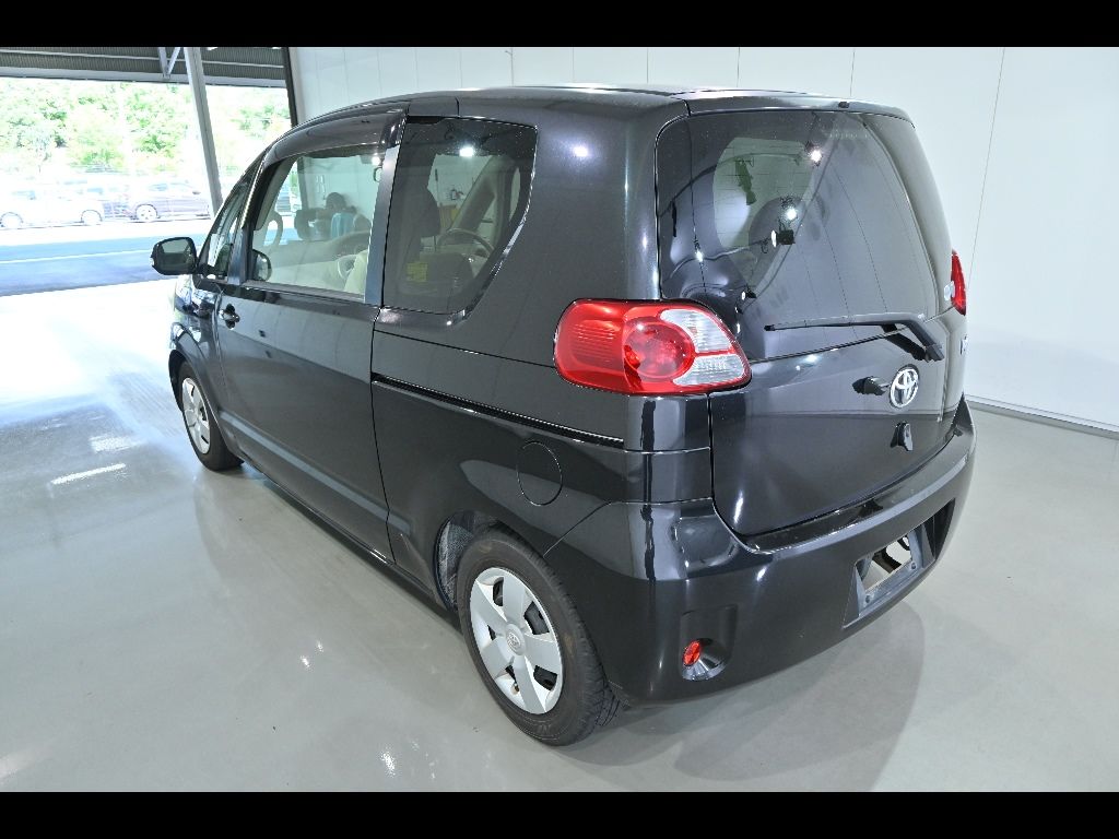 2011 Toyota Porte 130i C Package HID Selection auction photo 5