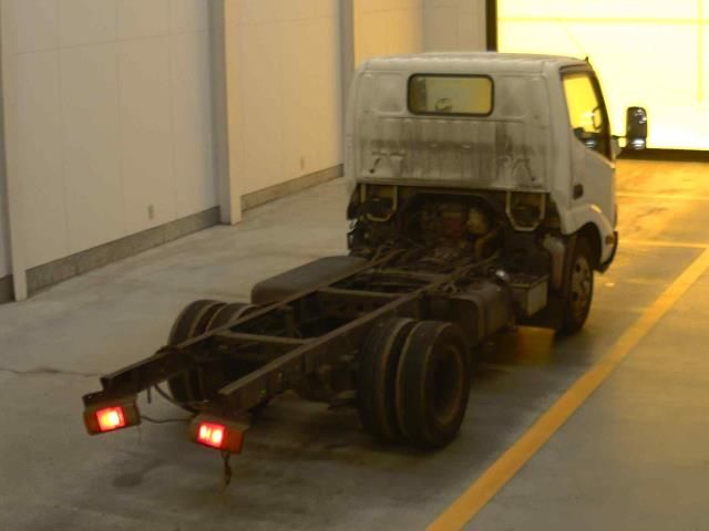 2013 Toyota Dyna シャーシ auction photo 2