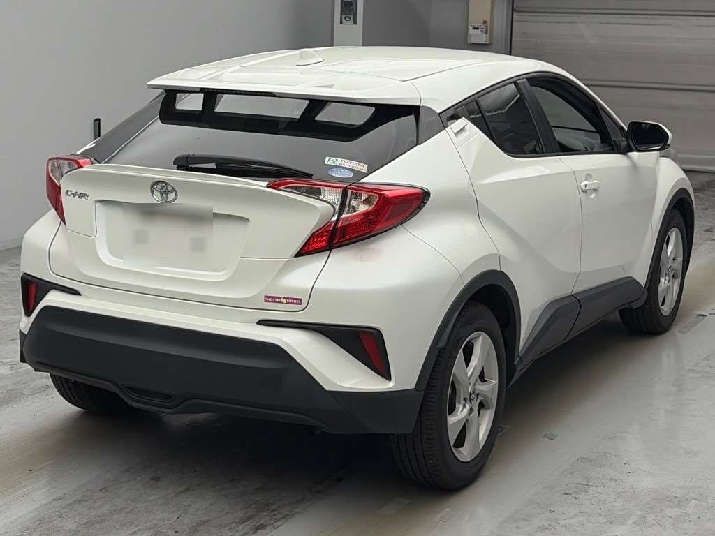 2018 Toyota C-HR S-T 4WD auction photo 2