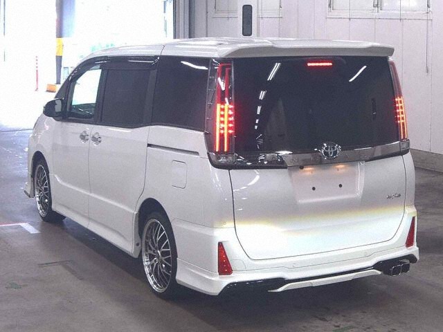 2019 Toyota Noah SI WXB 2 auction photo 2