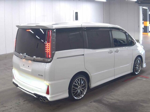 2019 Toyota Noah SI WXB 2 auction photo 5