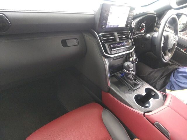2024 Toyota Land Cruiser GR Sport 4WD auction photo 3