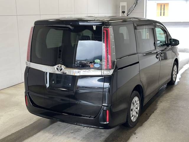 2017 Toyota Noah X auction photo 3