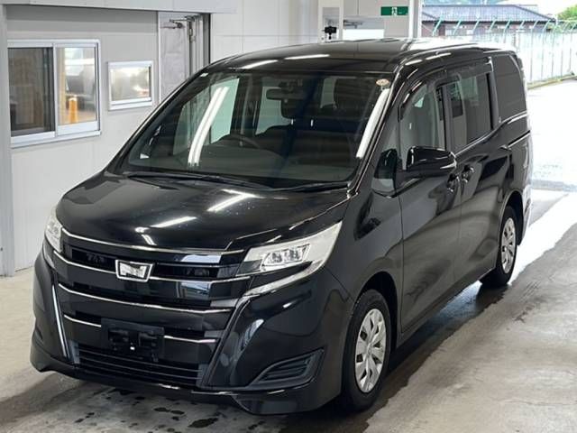 2017 Toyota Noah X Japan auction vehicle