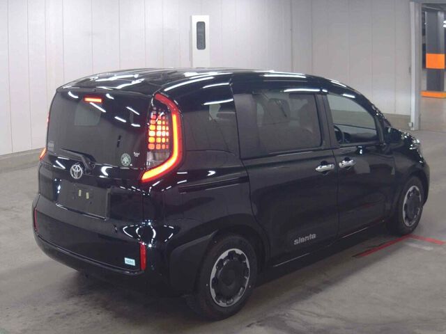 2025 Toyota Sienta Z auction photo 5
