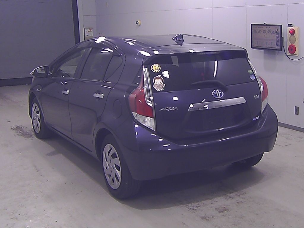 2015 Toyota Aqua S auction photo 5
