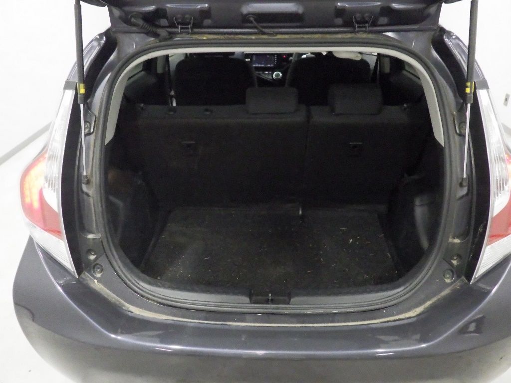 2015 Toyota Aqua S auction photo 8