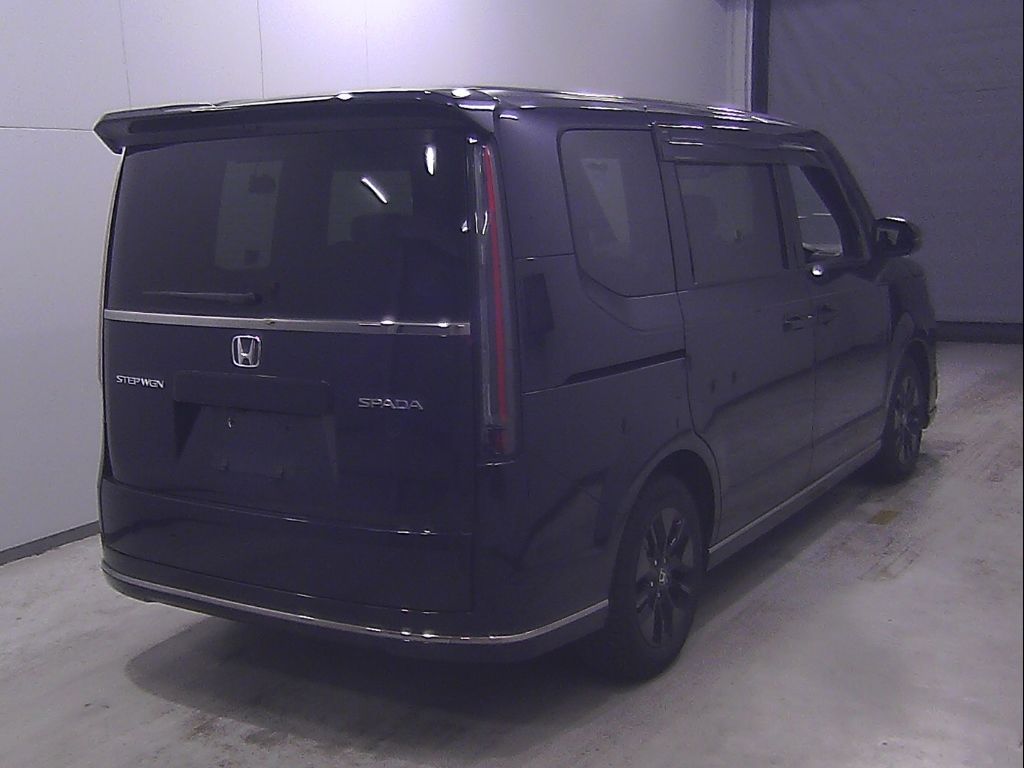2023 Honda Stepwgn 4WD 7 people auction photo 2