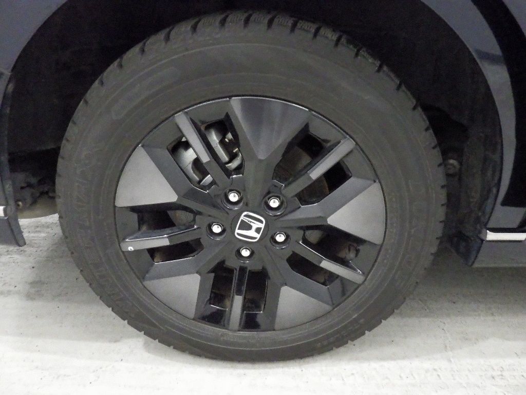 2023 Honda Stepwgn 4WD 7 people auction photo 9