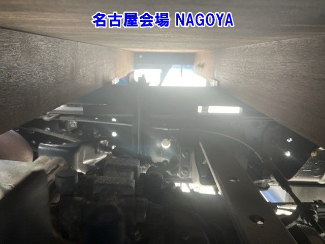 2016 Mitsubishi Fuso Canter Hira auction photo 18