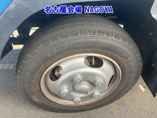 2016 Mitsubishi Fuso Canter Hira auction photo 9