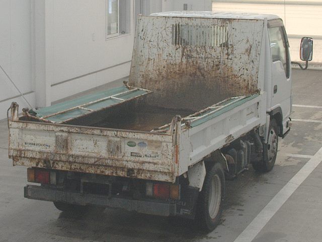 2013 Isuzu Elf dump auction photo 2
