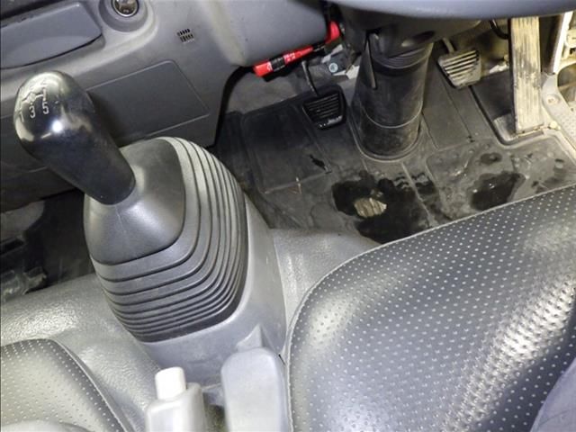 2013 Isuzu Elf dump auction photo 7