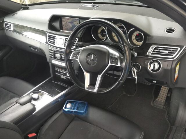 2013 Mercedes-Benz E-Class E250アバンギャルト auction photo 3