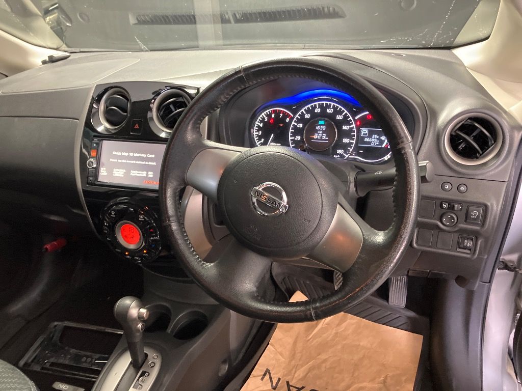 2013 Nissan Note メダリスト auction photo 3
