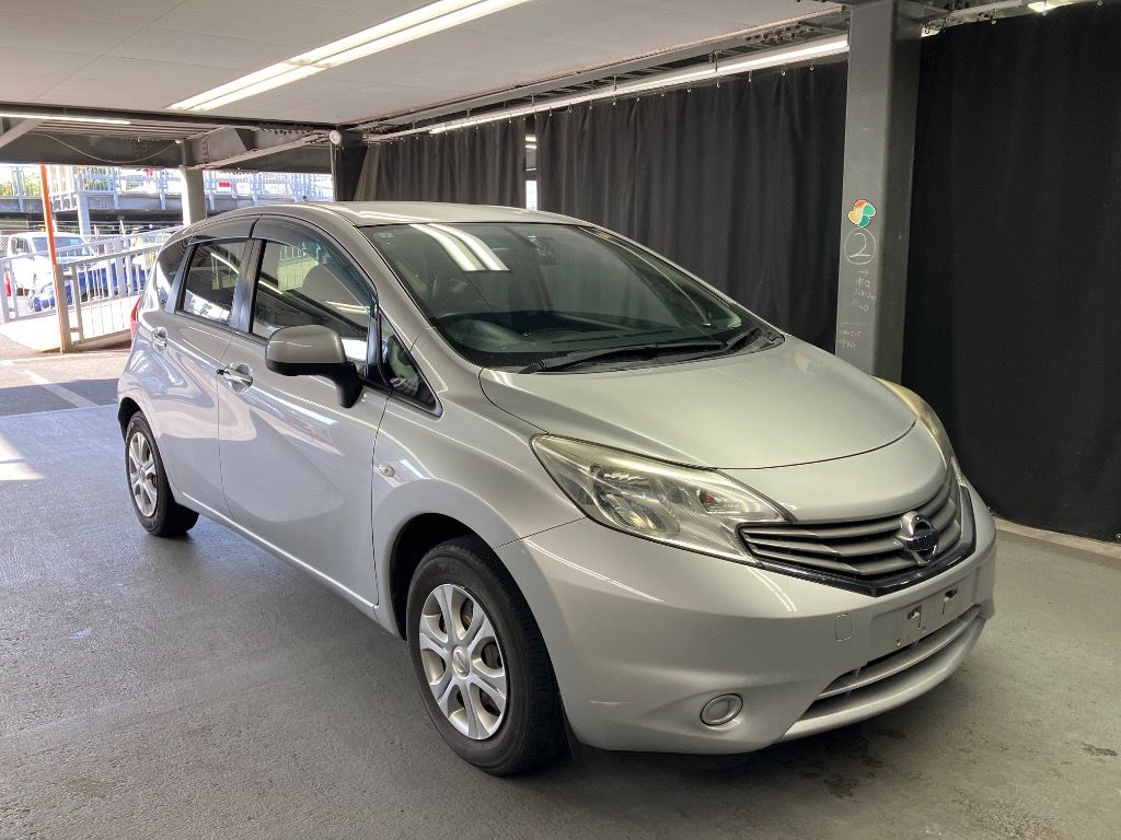 2013 Nissan Note メダリスト Japan auction vehicle