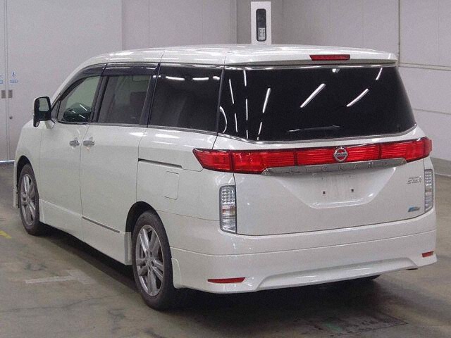 2013 Nissan Elgrand 250ハイウェイスター 4WD auction photo 2