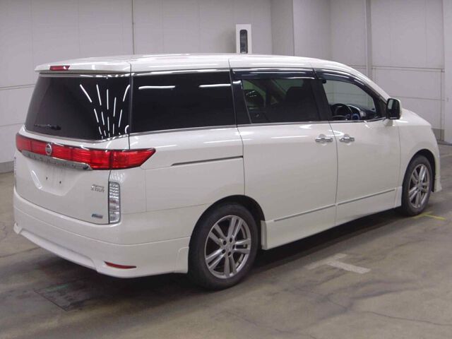 2013 Nissan Elgrand 250ハイウェイスター 4WD auction photo 4