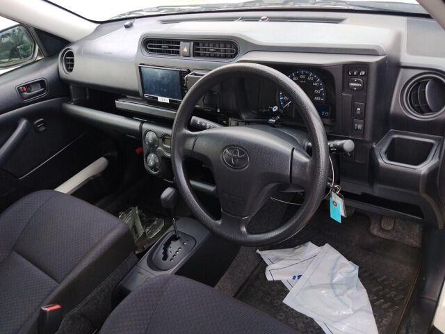 2024 Toyota Probox Hybrid GX auction photo 3