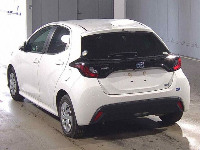 2022 Toyota Yaris Hybrid X auction photo 2