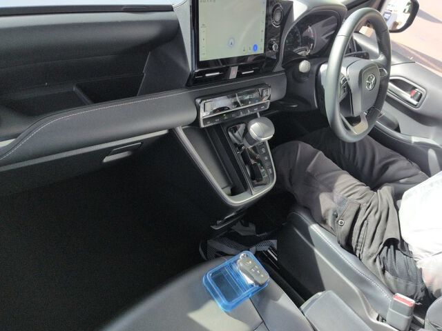 2025 Toyota Noah S-Z auction photo 3