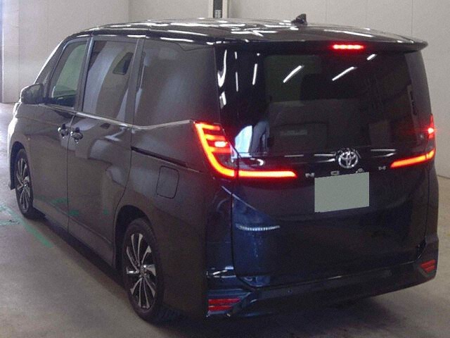 2025 Toyota Noah S-Z auction photo 2