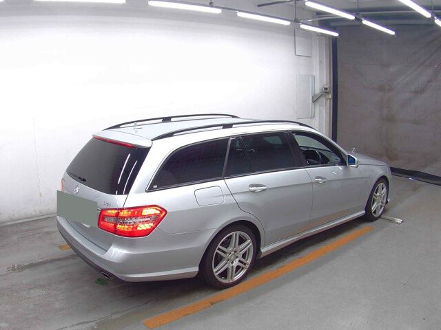 2010 Mercedes-Benz E-Class Station Wagon E250CGIBEAMG auction photo 5