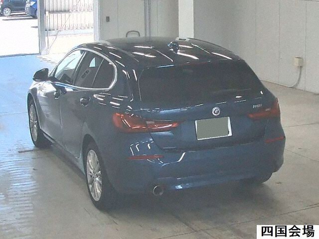 2023 BMW 1 Series 118I Play auction photo 2