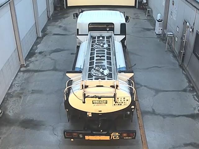 2009 Isuzu Forward Tank car auction photo 3