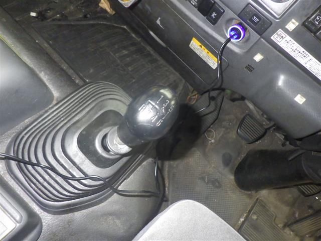 2009 Isuzu Forward Tank car auction photo 7