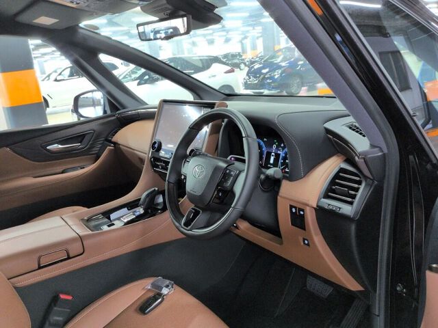 2025 Toyota Vellfire Z Premier auction photo 3