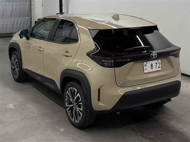 2023 Toyota Yaris Cross Z 4WD auction photo 2