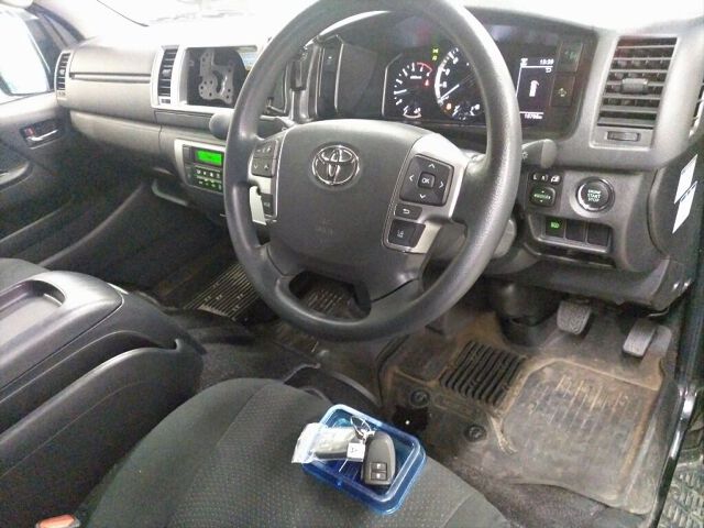 2025 Toyota Hiace ロングスーパーGL 4WD auction photo 3