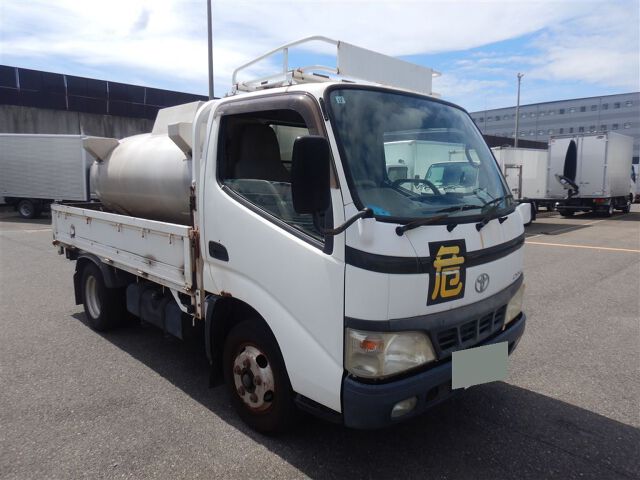 Japan Auction Vehicles 8 2003 Toyota Dyna auction photo