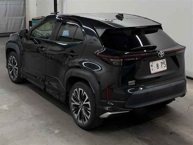 2022 Toyota Yaris Cross Z auction photo 2
