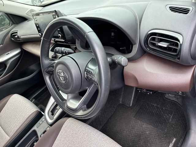2022 Toyota Yaris Cross Z auction photo 3