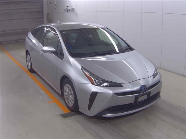 Japan Auction Vehicles 7 2021 Toyota Prius S auction photo