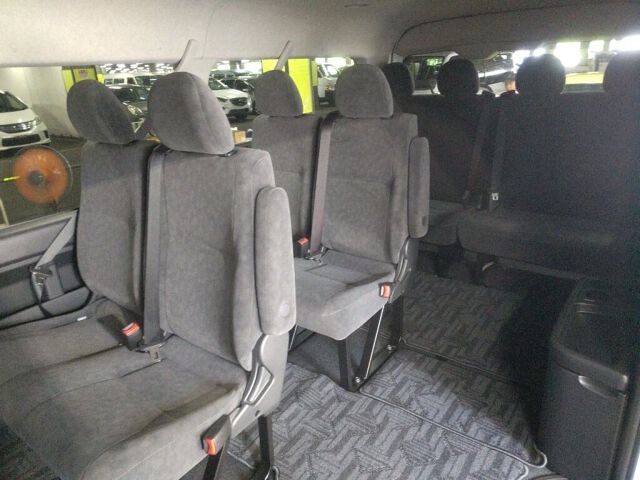 2025 Toyota Hiace GL 4WD auction photo 6