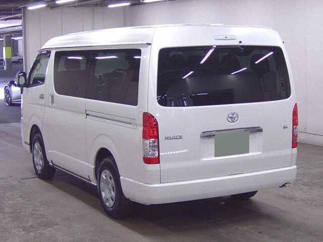 2025 Toyota Hiace GL 4WD auction photo 2