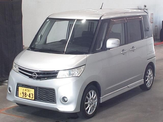 2010 Nissan Roox ハイウェイスター auction photo 4