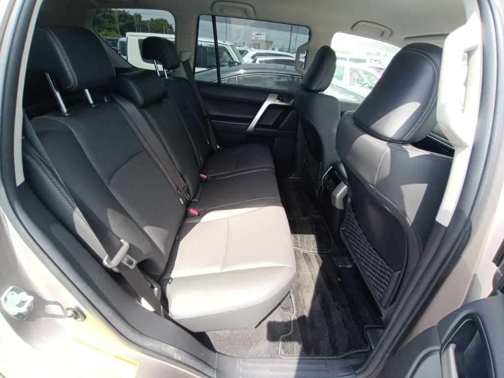 2022 Toyota Land Cruiser Prado TX L Package 4WD auction photo 12