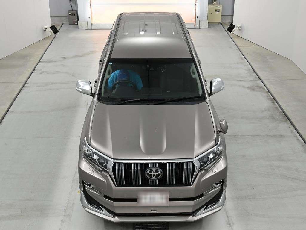 2022 Toyota Land Cruiser Prado TX L Package 4WD auction photo 7
