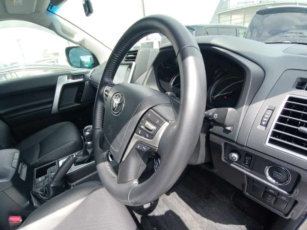 2022 Toyota Land Cruiser Prado TX L Package 4WD auction photo 9