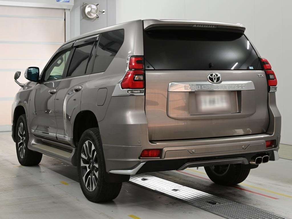 2022 Toyota Land Cruiser Prado TX L Package 4WD auction photo 6