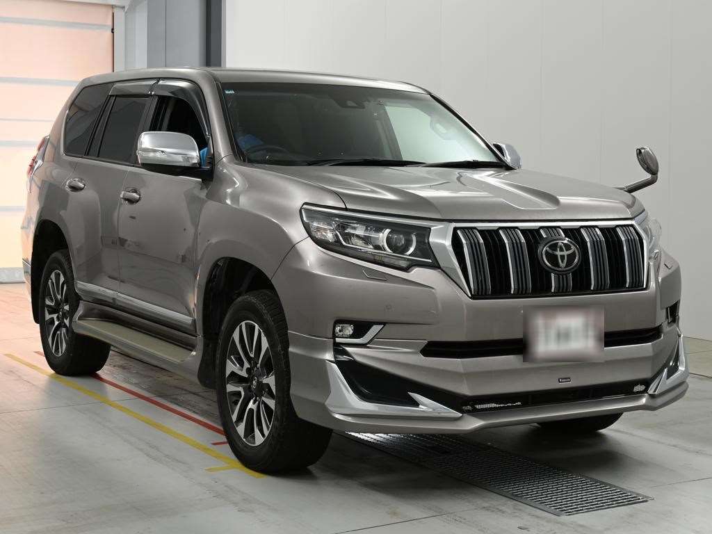 2022 Toyota Land Cruiser Prado TX L Package 4WD auction photo 5