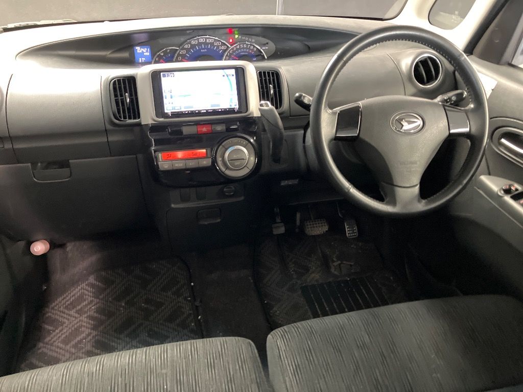 2011 Daihatsu Tanto Custom X auction photo 3