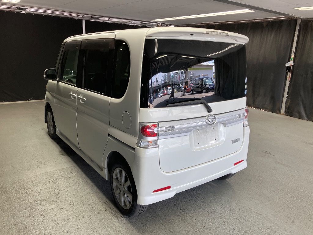2011 Daihatsu Tanto Custom X auction photo 2