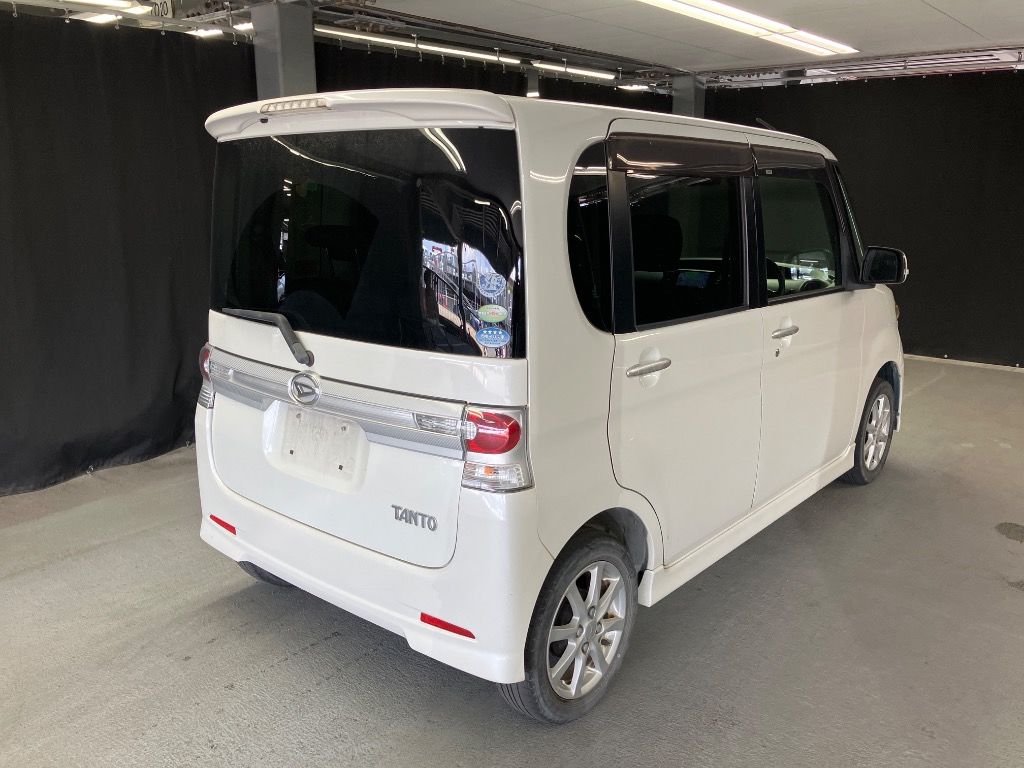 2011 Daihatsu Tanto Custom X auction photo 4